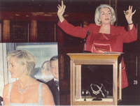 Lorna Kelly auctions a necklace worn by Princess Diana Spencer